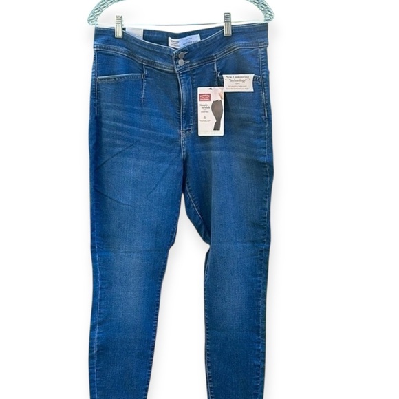 🧨NWT! Levi’s High-Rise Super Skinny Jeans stretch modern size14/ 32W - Picture 1 of 12